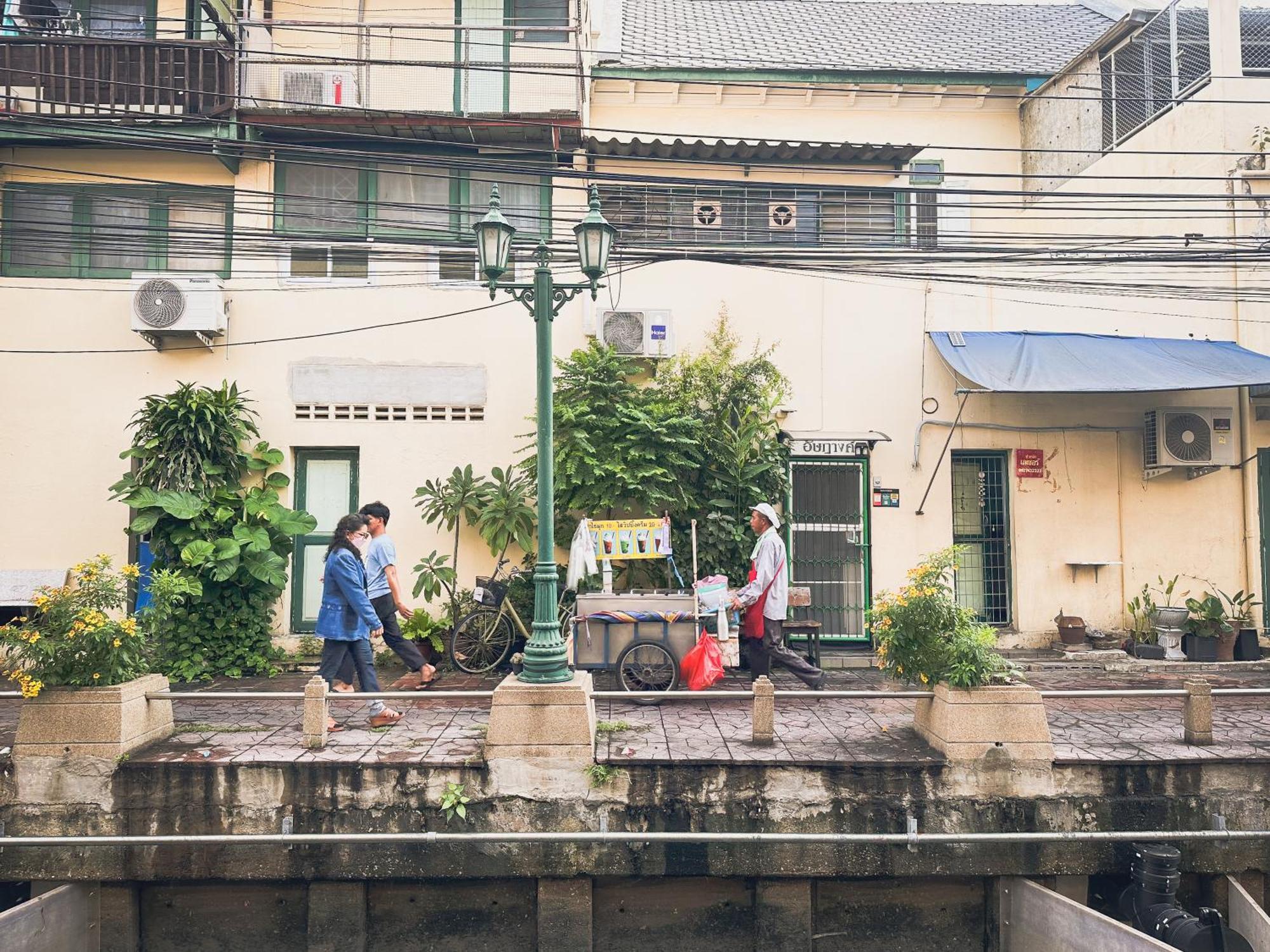 Bangkok Neighborhood Hostel Exterior photo