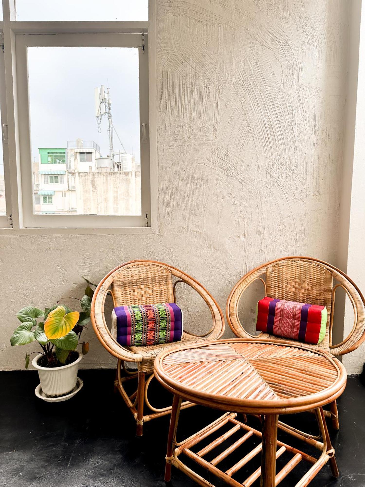Bangkok Neighborhood Hostel Exterior photo