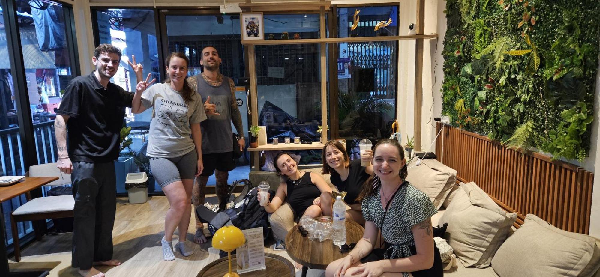 Bangkok Neighborhood Hostel Exterior photo